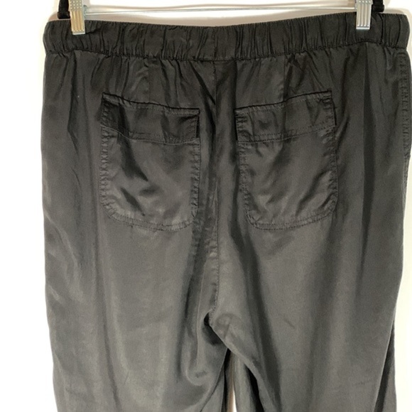 Addition Elle Black Crop Capri Pants with Pockets - Picture 6 of 9